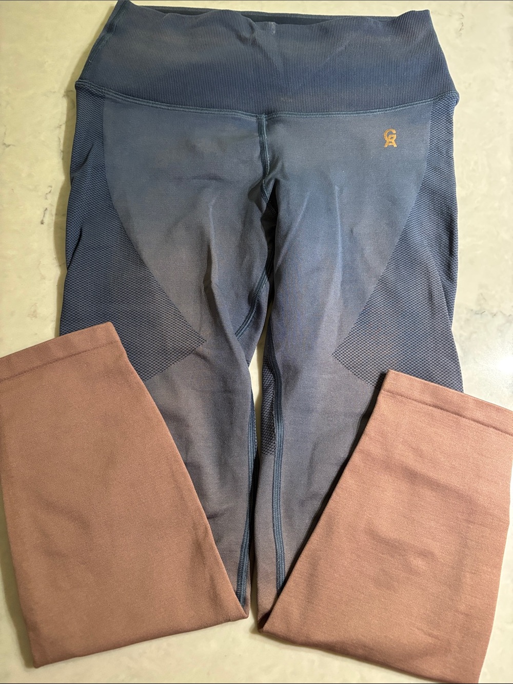Good American Seamless Two-Tone High-Waist Leggings with Gold Logo